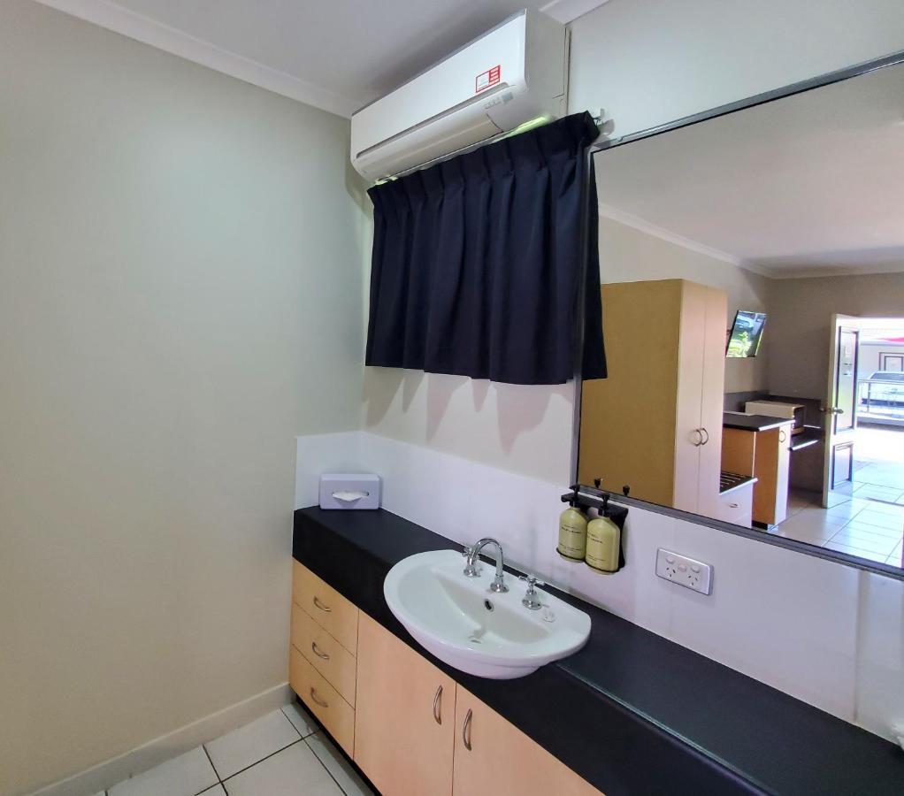 Alara Motor Inn Маккай Экстерьер фото